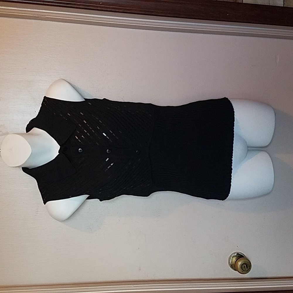 sleeveless top